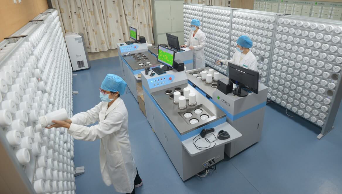 一(yī / yì ／yí)方制藥多工位智能調配系統醫院使用實景
